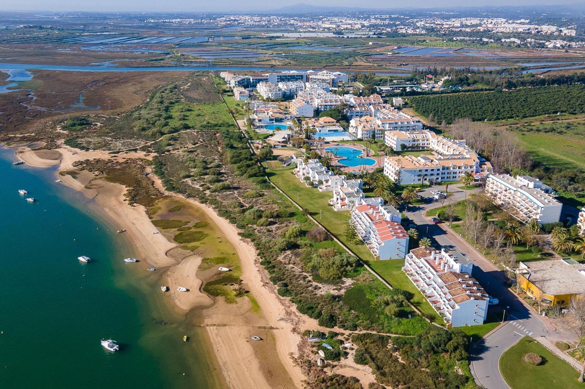 Golden 1 Bdr Flat W/ Balcony & Pool By Lovelystay Cabanas De Tavira Exterior photo